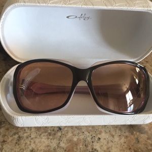 Authentic Script women’s Oakley sunglasses